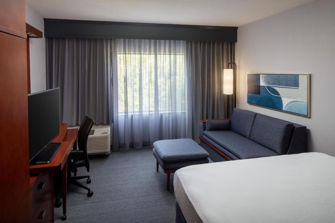 מלון Courtyard By Marriott Charleston Downtown/Civic Center מראה חיצוני תמונה
