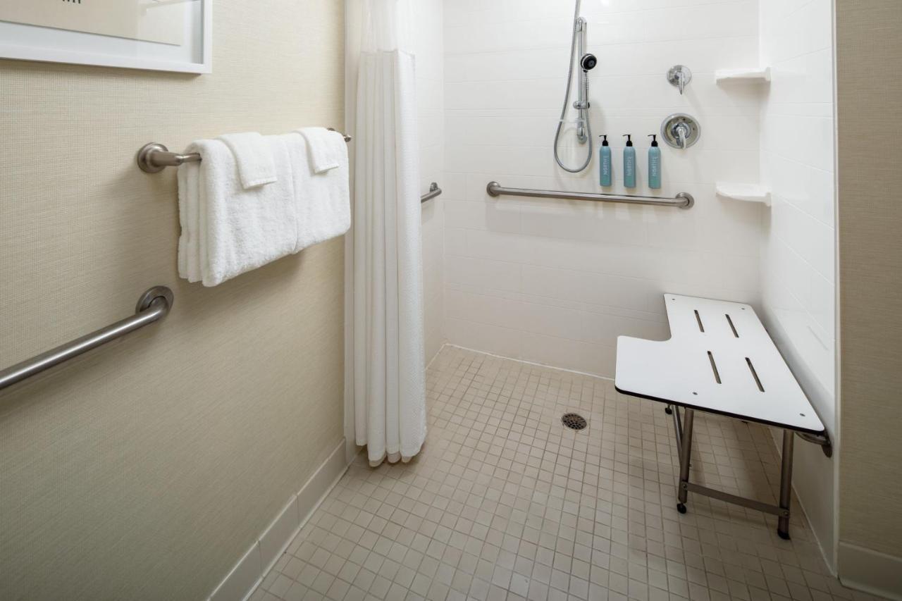 מלון Courtyard By Marriott Charleston Downtown/Civic Center מראה חיצוני תמונה