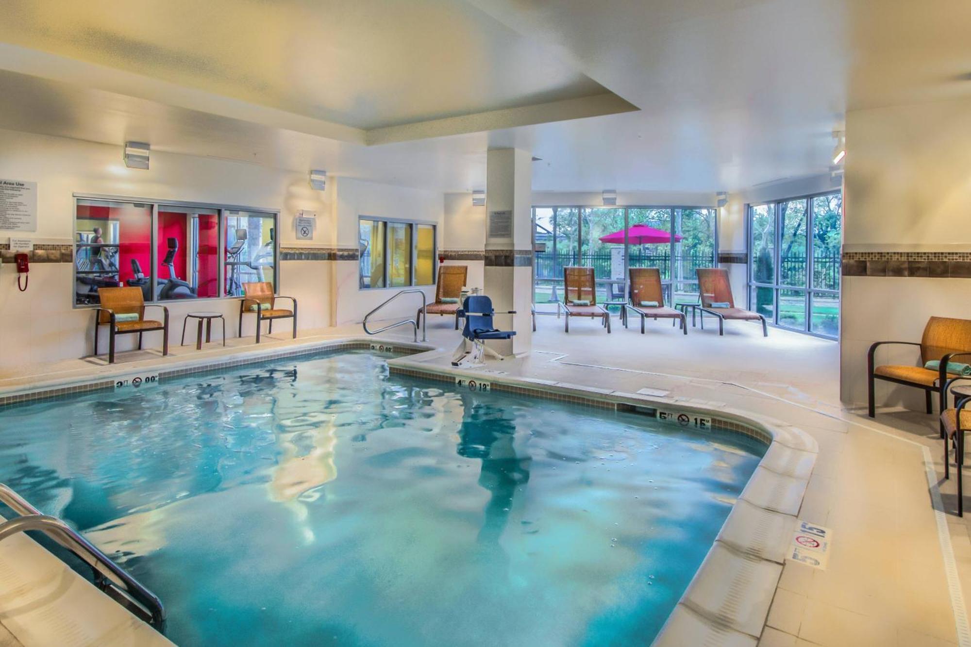 מלון Courtyard By Marriott Charleston Downtown/Civic Center מראה חיצוני תמונה