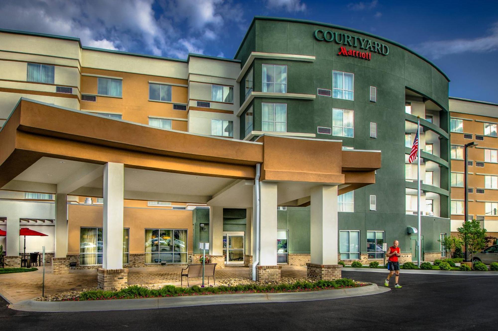 מלון Courtyard By Marriott Charleston Downtown/Civic Center מראה חיצוני תמונה
